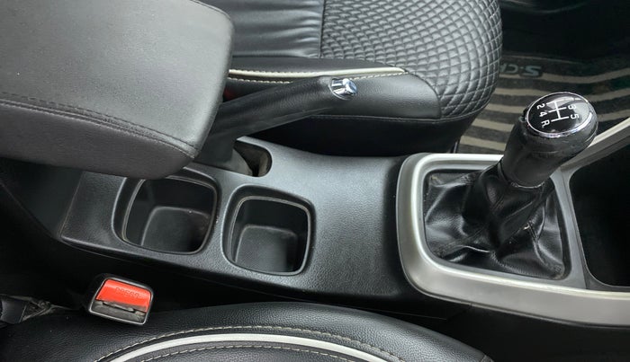 2017 Maruti S Cross ZETA 1.3, Diesel, Manual, 72,625 km, Gear Lever