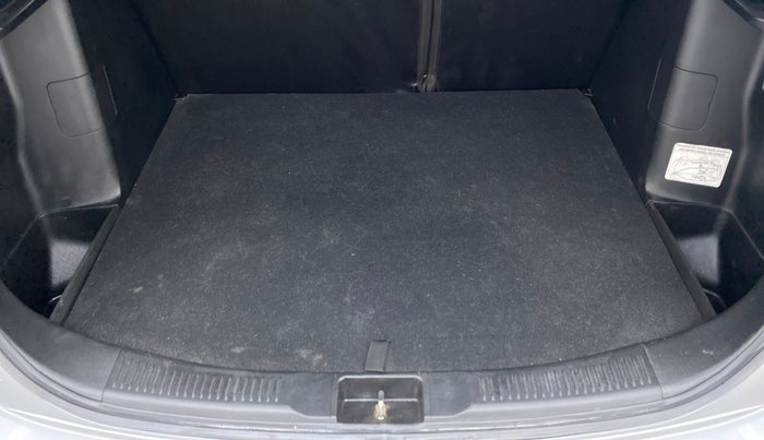 2017 Maruti S Cross ZETA 1.3, Diesel, Manual, 72,625 km, Boot Inside