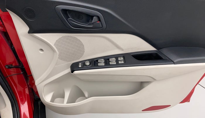 2023 Mahindra XUV300 W6 1.5 DIESEL AMT, Diesel, Automatic, 5,055 km, Driver Side Door Panels Control