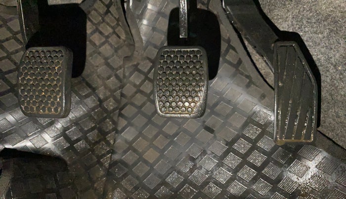 2017 Maruti Alto 800 LXI, Petrol, Manual, 28,392 km, Pedals