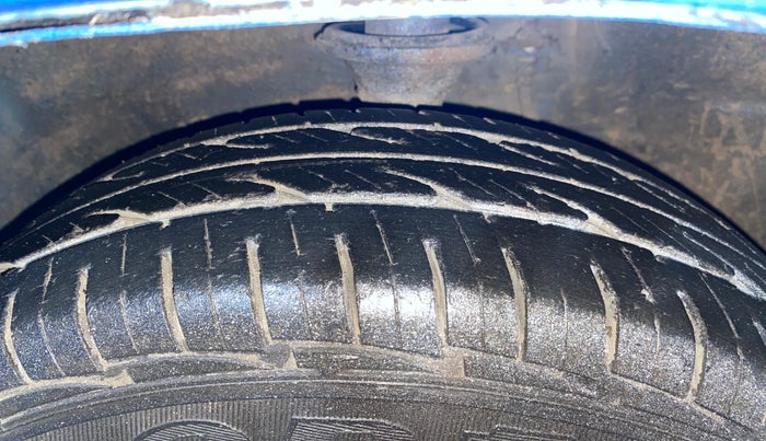 2017 Maruti Alto 800 LXI, Petrol, Manual, 28,392 km, Left Front Tyre Tread