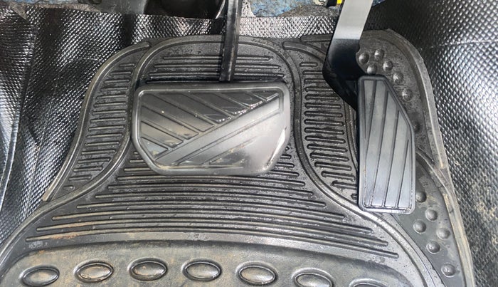 2015 Maruti Celerio VXI AMT, Petrol, Automatic, 74,550 km, Pedals