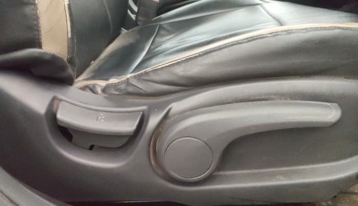 2014 Hyundai Elite i20 SPORTZ 1.4 CRDI, Diesel, Manual, 84,937 km, Driver Side Adjustment Panel