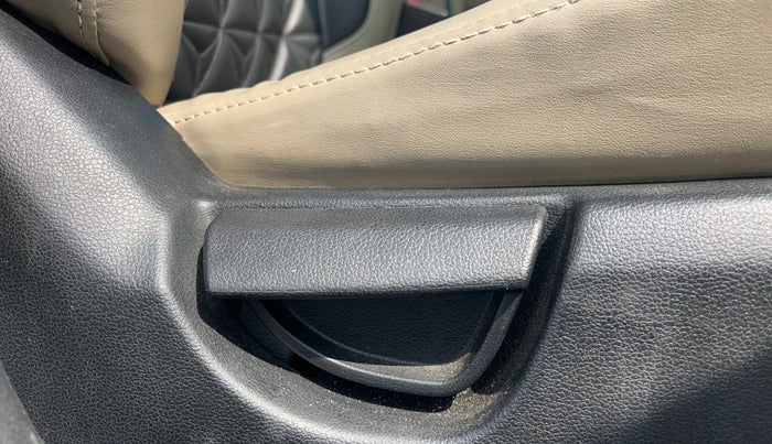 2019 Hyundai NEW SANTRO SPORTZ MT, Petrol, Manual, 31,395 km, Driver Side Adjustment Panel