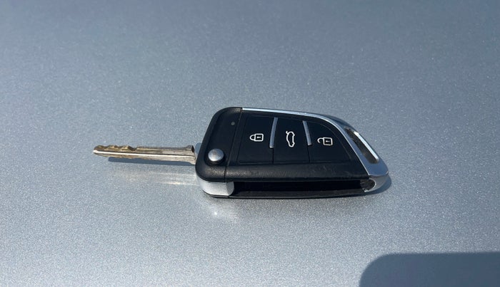 2019 Hyundai NEW SANTRO SPORTZ MT, Petrol, Manual, 31,395 km, Key Close Up