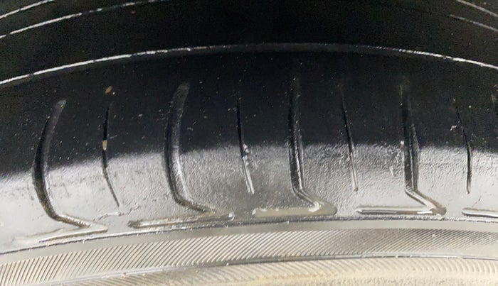 2018 Hyundai Grand i10 ASTA 1.2 KAPPA VTVT, Petrol, Manual, 1,15,563 km, Right Rear Tyre Tread