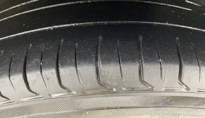 2018 Hyundai Grand i10 ASTA 1.2 KAPPA VTVT, Petrol, Manual, 1,15,563 km, Left Rear Tyre Tread