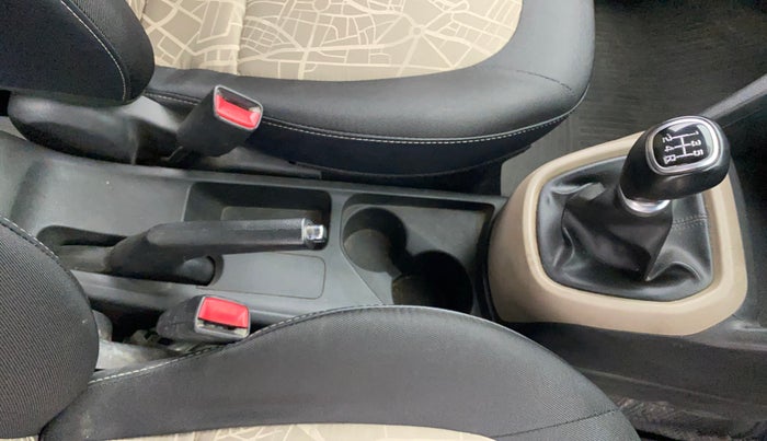 2018 Hyundai Grand i10 ASTA 1.2 KAPPA VTVT, Petrol, Manual, 1,15,563 km, Gear Lever