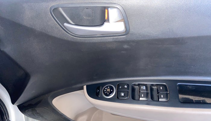 2015 Hyundai Grand i10 SPORTZ 1.1 CRDI, Diesel, Manual, 53,419 km, Driver Side Door Panels Control