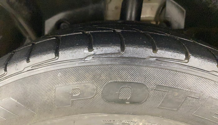 2013 Ford Ecosport TITANIUM 1.5L DIESEL, Diesel, Manual, 1,06,191 km, Left Front Tyre Tread