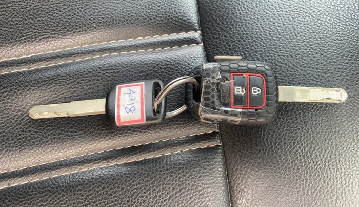 2019 Honda Amaze 1.2L I-VTEC S, Petrol, Manual, 25,384 km, Key Close Up