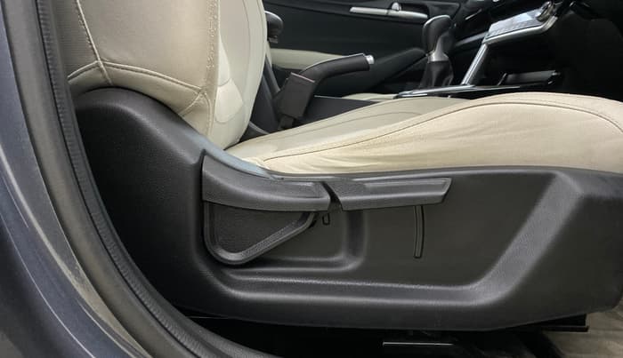 2023 KIA SELTOS HTK PLUS 1.5 DIESEL IMT, Diesel, Manual, 12,563 km, Driver Side Adjustment Panel