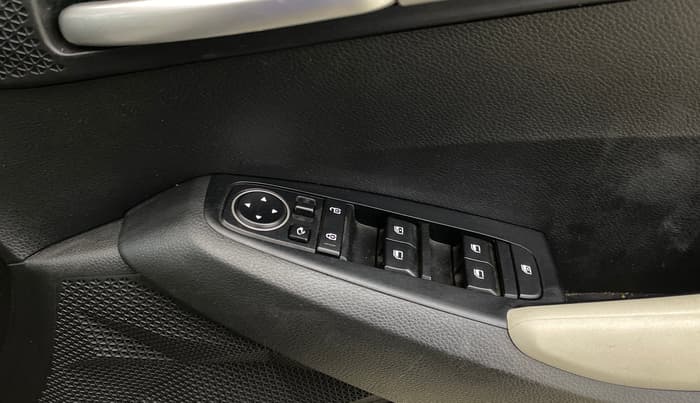 2023 KIA SELTOS HTK PLUS 1.5 DIESEL IMT, Diesel, Manual, 12,563 km, Driver Side Door Panels Control