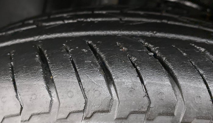 2022 Nissan MAGNITE XV MT, Petrol, Manual, 25,315 km, Left Front Tyre Tread