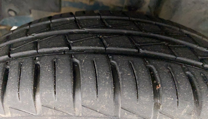 2022 Renault Kwid CLIMBER 1.0 AT, Petrol, Automatic, 16,179 km, Left Front Tyre Tread