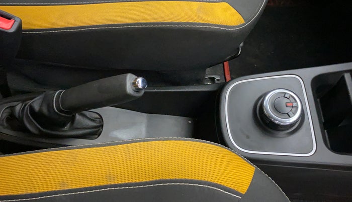 2022 Renault Kwid CLIMBER 1.0 AT, Petrol, Automatic, 16,179 km, Gear Lever