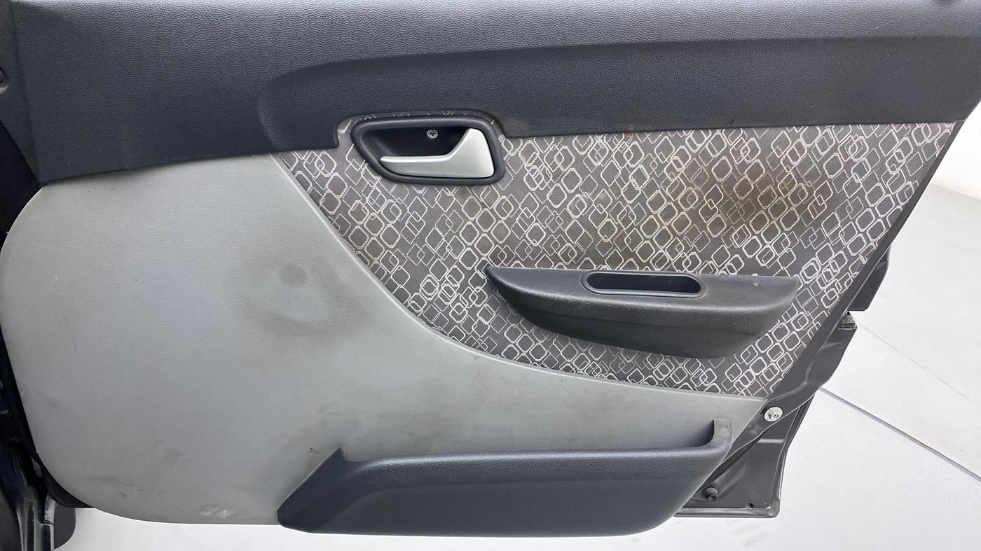 2018 Maruti Alto 800 LXI, Petrol, Manual, 25,411 km, Driver Side Door Panels Control