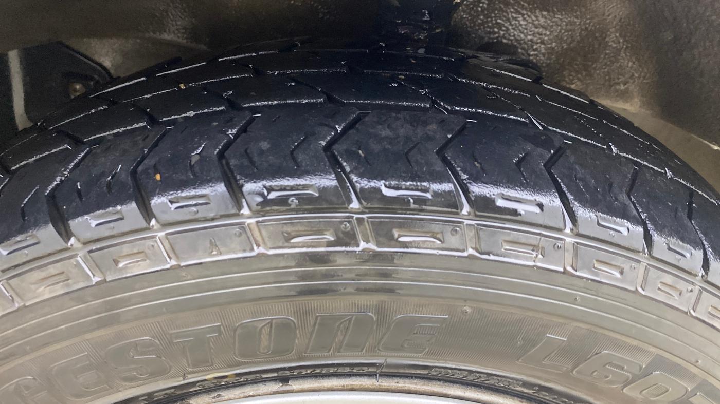 2022 Maruti Eeco 7 STR STD(O), Petrol, Manual, 1,20,631 km, Right Front Tyre Tread