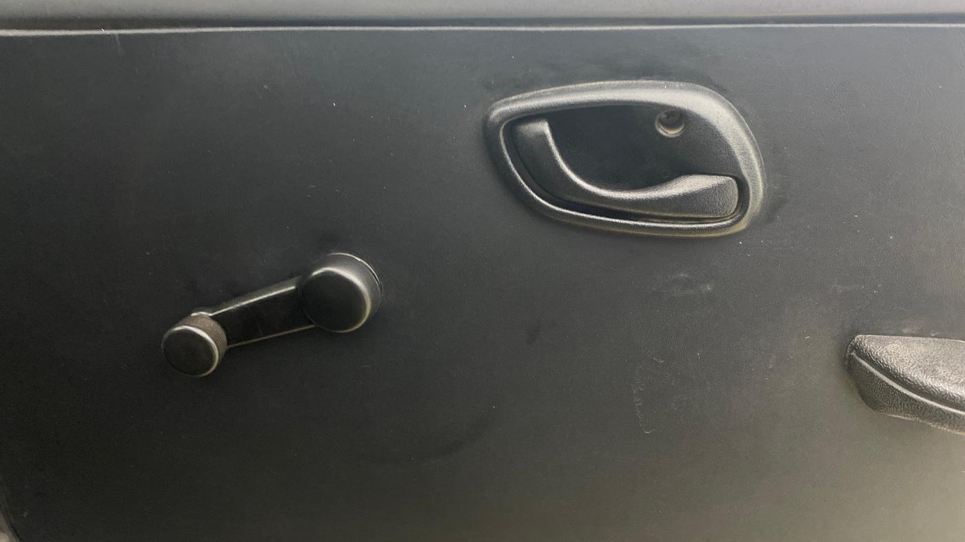 2022 Maruti Eeco 7 STR STD(O), Petrol, Manual, 1,20,631 km, Driver Side Door Panels Control
