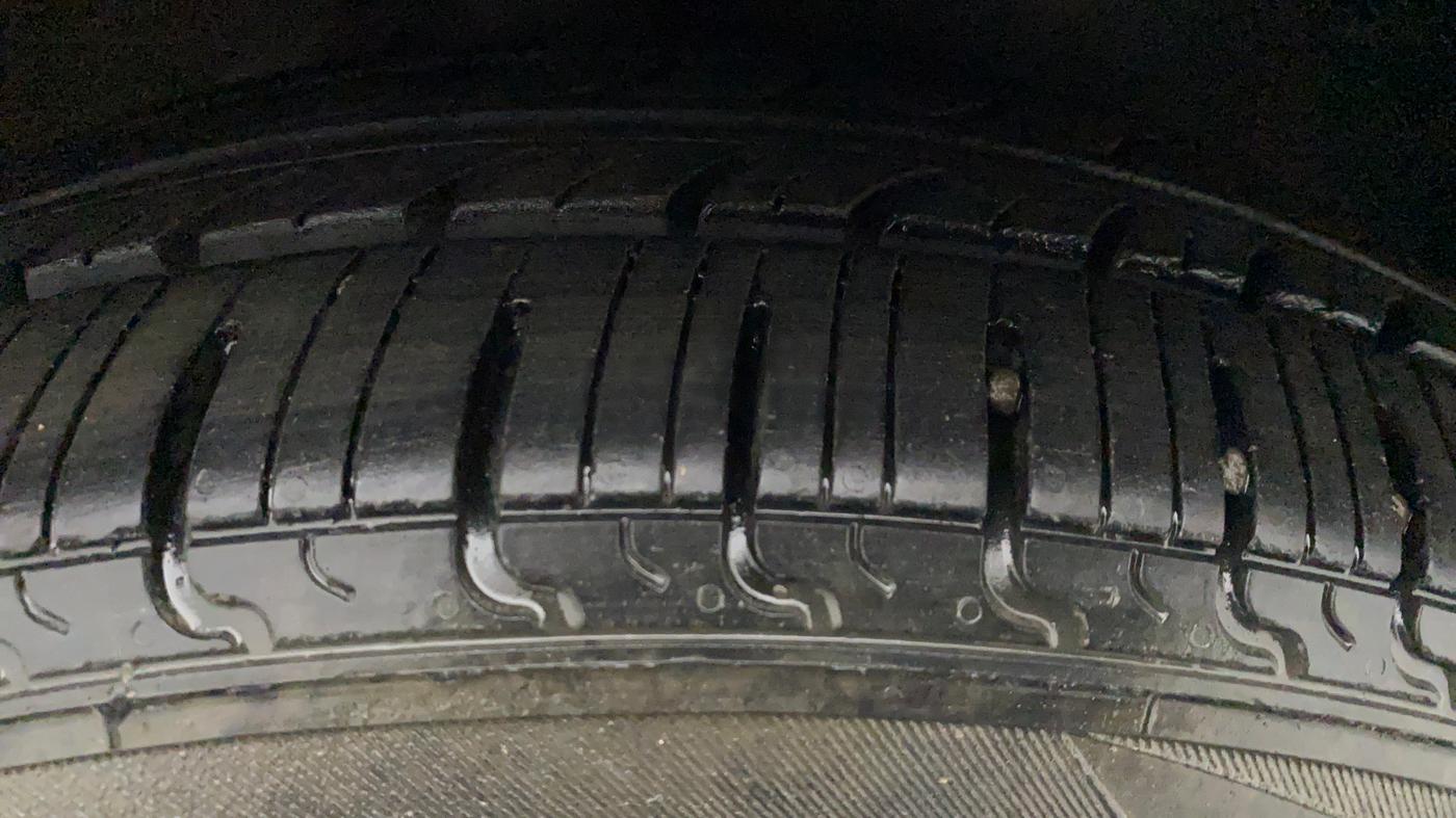 2020 Maruti Celerio VXI CNG, CNG, Manual, 40,600 km, Right Front Tyre Tread