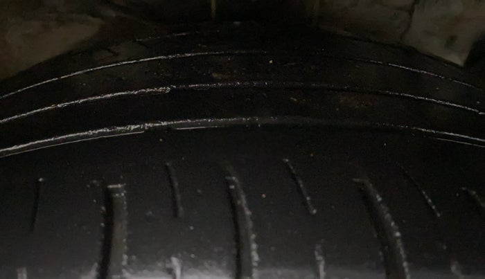 2017 Hyundai Creta SX PLUS AT 1.6 DIESEL, Diesel, Automatic, 56,656 km, Right Front Tyre Tread