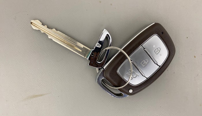 2017 Hyundai Creta SX PLUS AT 1.6 DIESEL, Diesel, Automatic, 56,656 km, Key Close Up