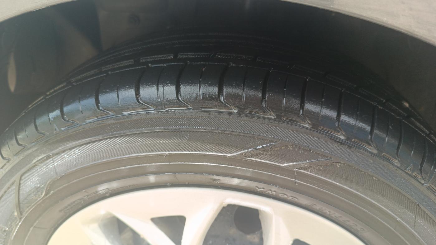 2016 Ford Figo Aspire AMBIENTE 1.2 PETROL, Petrol, Manual, 73,652 km, Left Front Tyre Tread