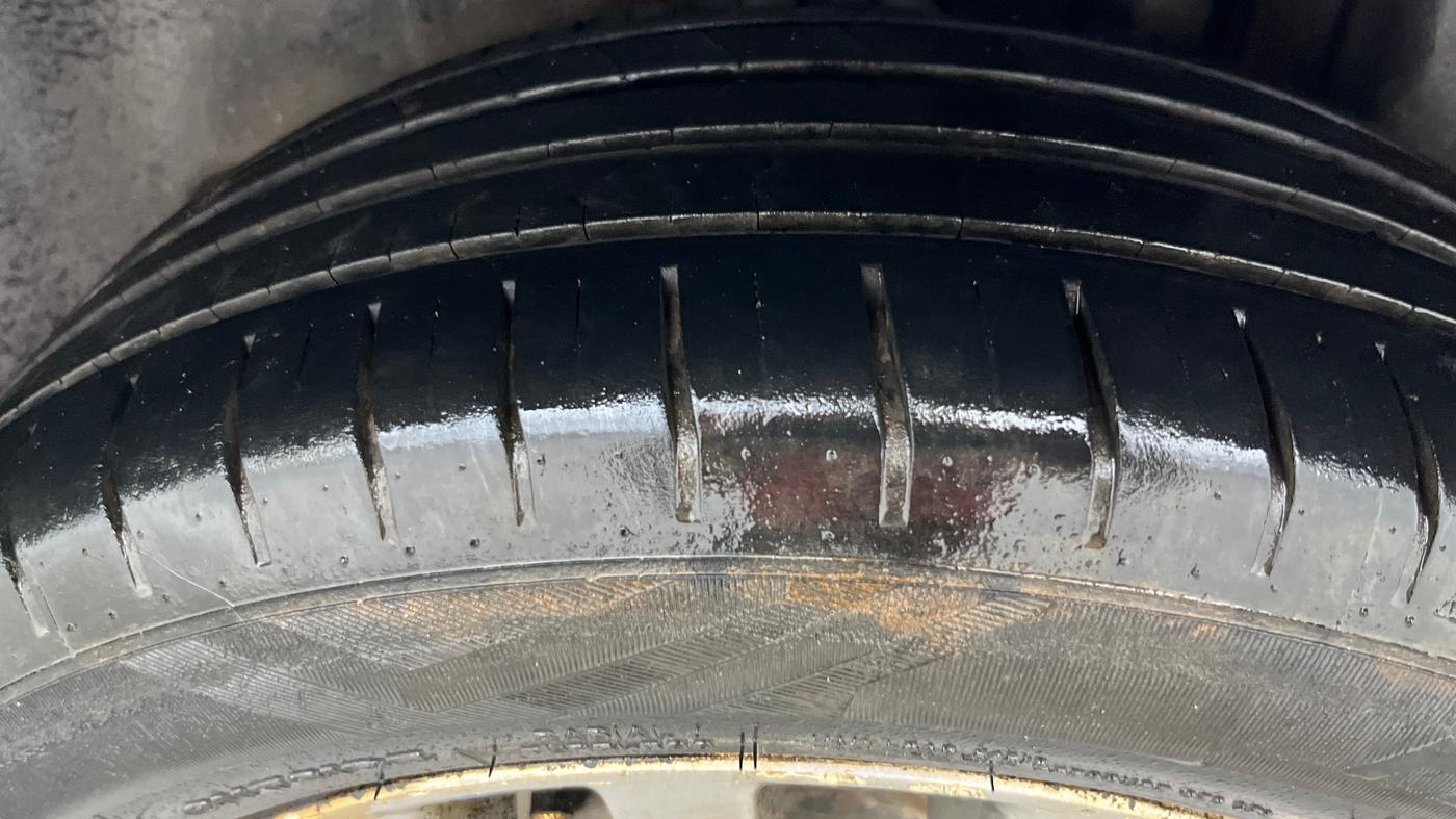 2016 Maruti Ciaz ZXI+ AT, Petrol, Automatic, 86,376 km, Left Rear Tyre Tread