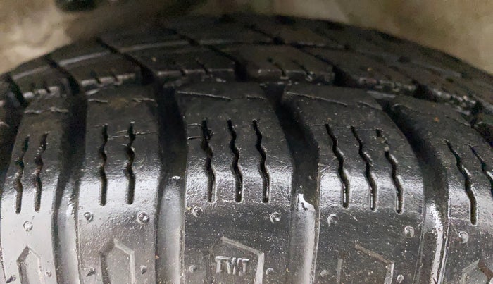 2014 Maruti Alto K10 VXI, Petrol, Manual, 51,012 km, Left Front Tyre Tread