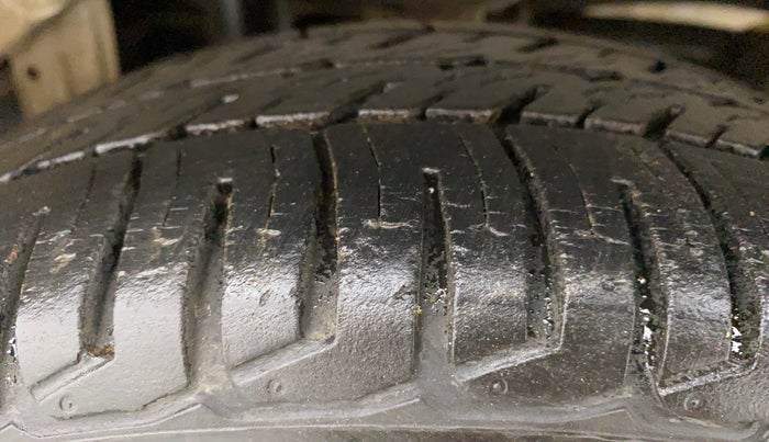 2014 Maruti Alto K10 VXI, Petrol, Manual, 51,012 km, Left Rear Tyre Tread