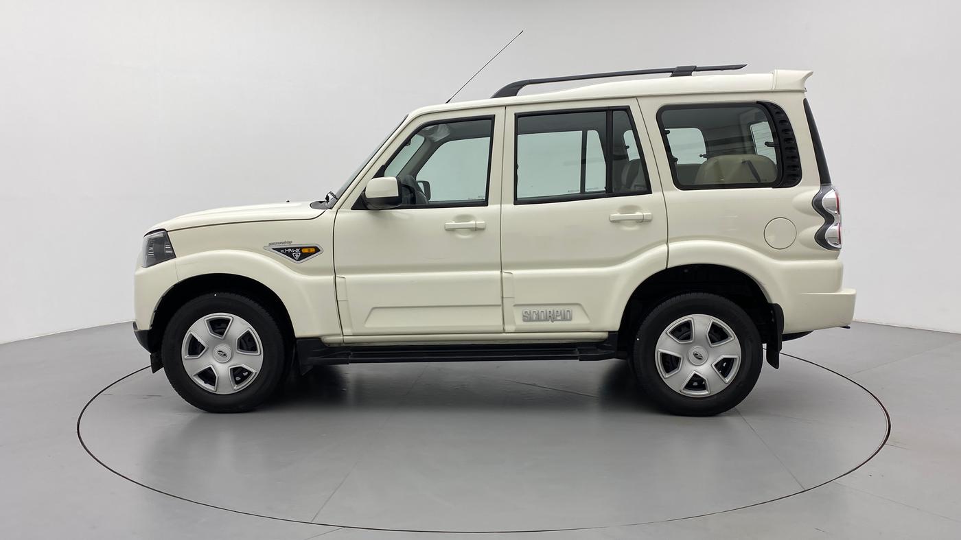 2017 Mahindra Scorpio S6+ INTELL HYBRID, Diesel, Manual, 39,791 km, Left Side