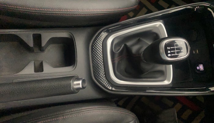 2020 KIA SONET GTX PLUS 1.0 IMT DUAL TONE, Petrol, Manual, 50,236 km, Gear Lever