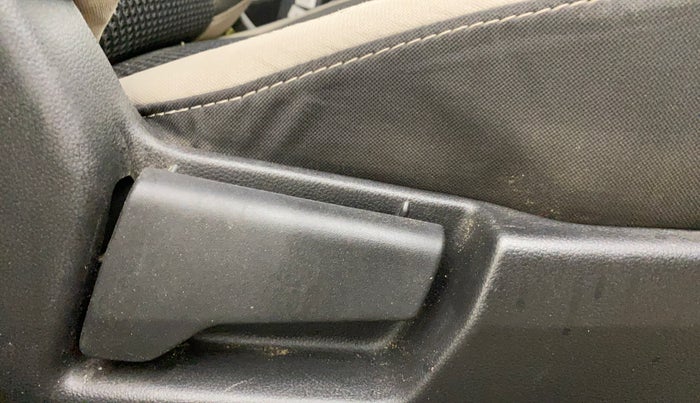 2019 Renault TRIBER RXZ DUAL TONE, Petrol, Manual, 39,240 km, Driver Side Adjustment Panel