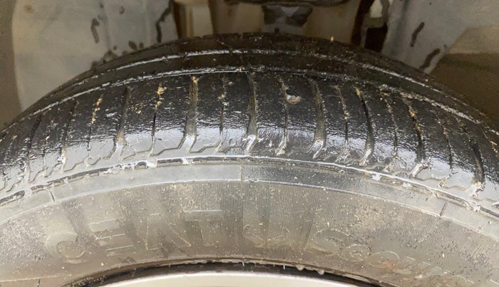 2019 Renault TRIBER RXZ DUAL TONE, Petrol, Manual, 39,240 km, Left Front Tyre Tread