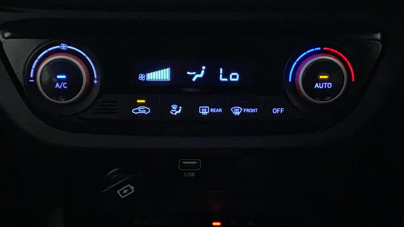 2022 Hyundai GRAND I10 NIOS SPORTZ 1.0 TURBO GDI, Petrol, Manual, 23,239 km, Automatic Climate Control