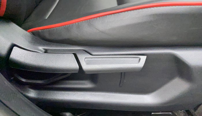 2022 Hyundai GRAND I10 NIOS SPORTZ 1.0 TURBO GDI, Petrol, Manual, 23,239 km, Driver Side Adjustment Panel