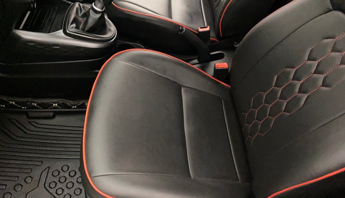 2022 Hyundai GRAND I10 NIOS SPORTZ 1.0 TURBO GDI, Petrol, Manual, 23,239 km, Front left seat (passenger seat) - Seat cover minor torn