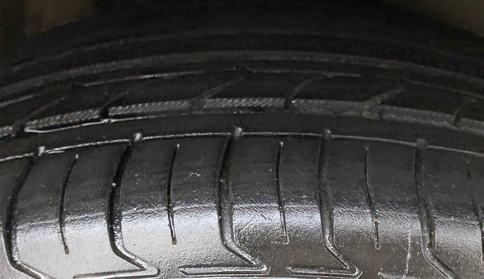 2016 Skoda Rapid 1.5 TDI AT STYLE PLUS, Diesel, Automatic, 59,349 km, Right Front Tyre Tread