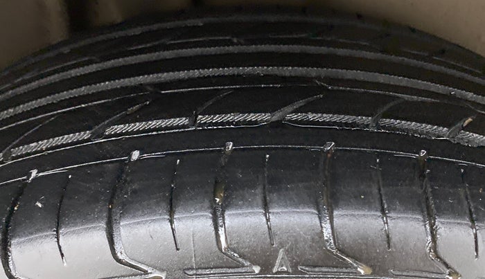 2016 Skoda Rapid 1.5 TDI AT STYLE PLUS, Diesel, Automatic, 59,349 km, Right Rear Tyre Tread