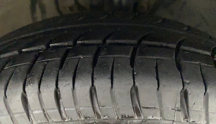 2011 Volkswagen Polo TRENDLINE 1.2L PETROL, Petrol, Manual, 48,723 km, Right Front Tyre Tread