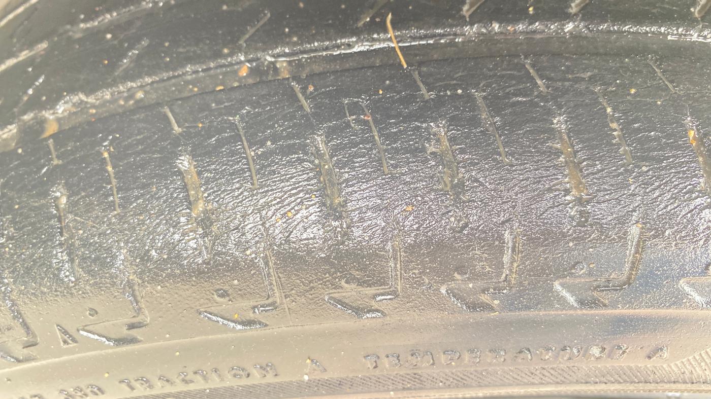 2018 Maruti IGNIS DELTA 1.2, Petrol, Manual, 27,868 km, Left Front Tyre Tread