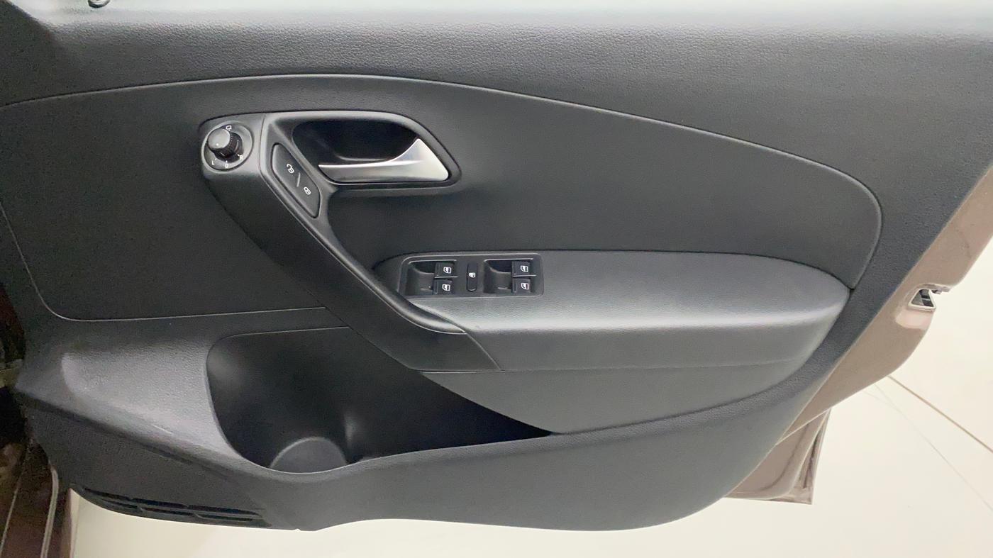 2019 Volkswagen Polo HIGHLINE PLUS 1.0, Petrol, Manual, 39,414 km, Driver Side Door Panels Control