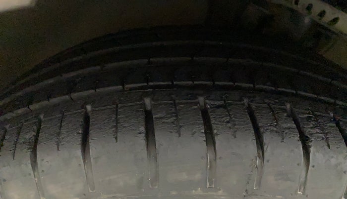 2019 Volkswagen Polo HIGHLINE PLUS 1.0, Petrol, Manual, 39,414 km, Right Front Tyre Tread