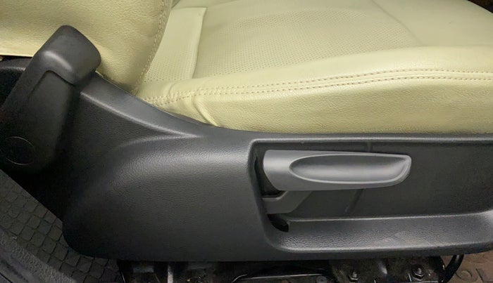 2019 Volkswagen Polo HIGHLINE PLUS 1.0, Petrol, Manual, 39,414 km, Driver Side Adjustment Panel