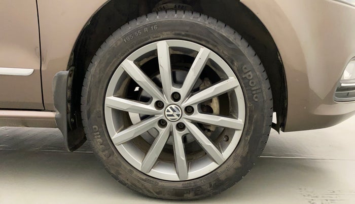 2019 Volkswagen Polo HIGHLINE PLUS 1.0, Petrol, Manual, 39,414 km, Right Front Wheel