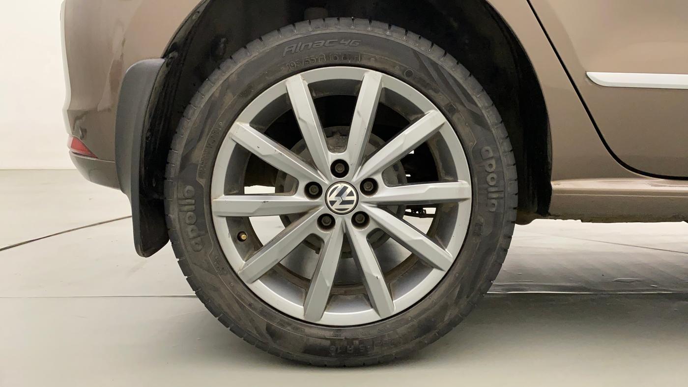 2019 Volkswagen Polo HIGHLINE PLUS 1.0, Petrol, Manual, 39,414 km, Right Rear Wheel
