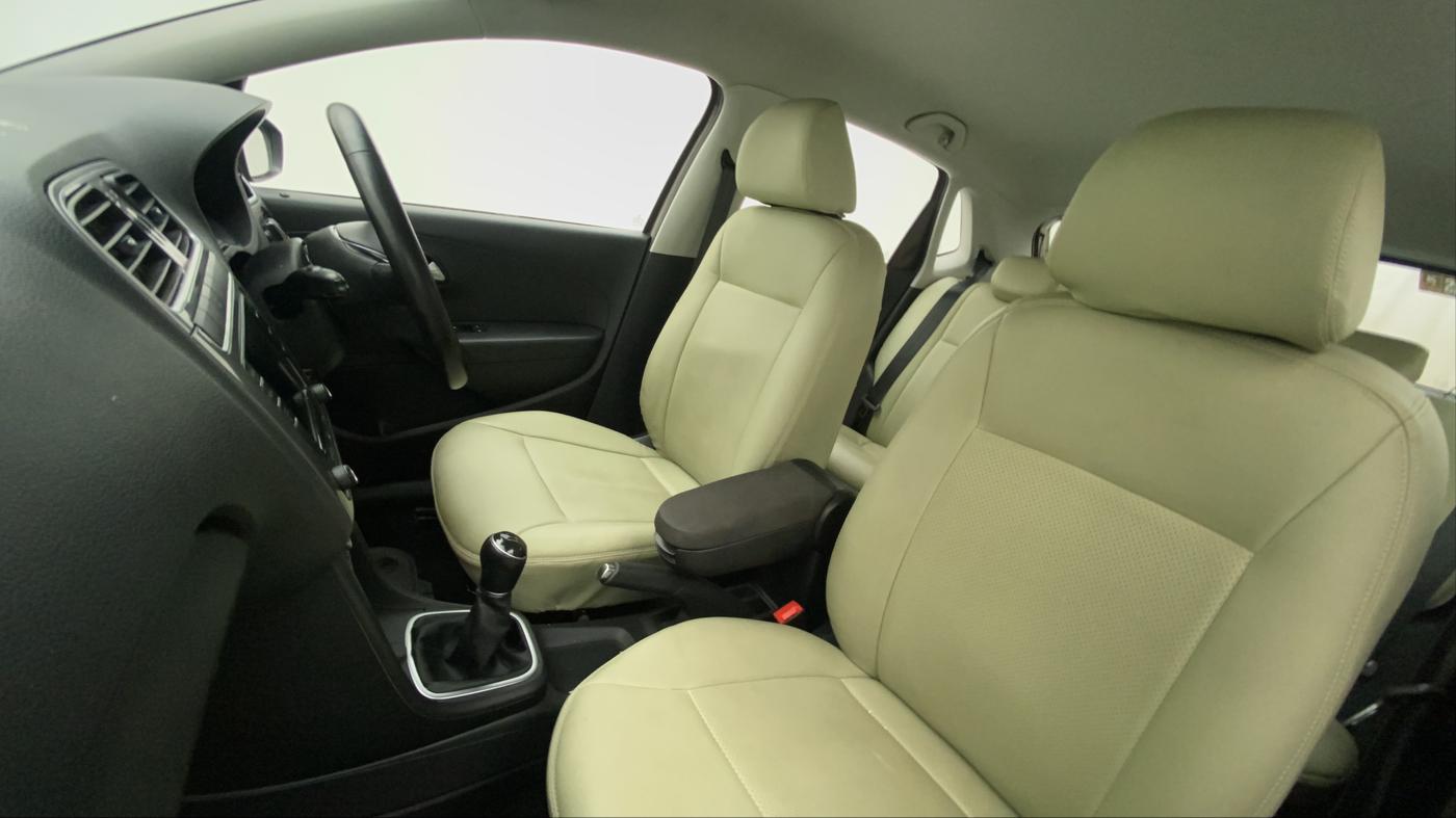 2019 Volkswagen Polo HIGHLINE PLUS 1.0, Petrol, Manual, 39,414 km, Right Side Front Door Cabin