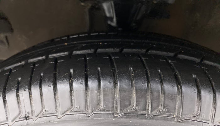 2012 Hyundai i10 SPORTZ 1.2, Petrol, Manual, 76,362 km, Left Front Tyre Tread