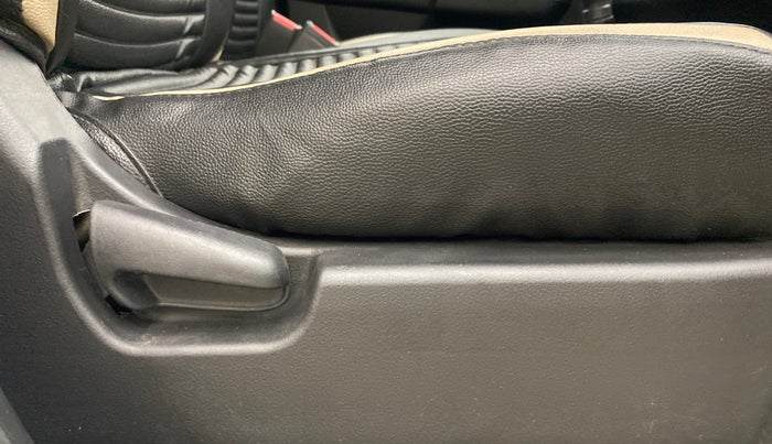 2018 Maruti Wagon R 1.0 VXI, Petrol, Manual, 33,086 km, Driver Side Adjustment Panel
