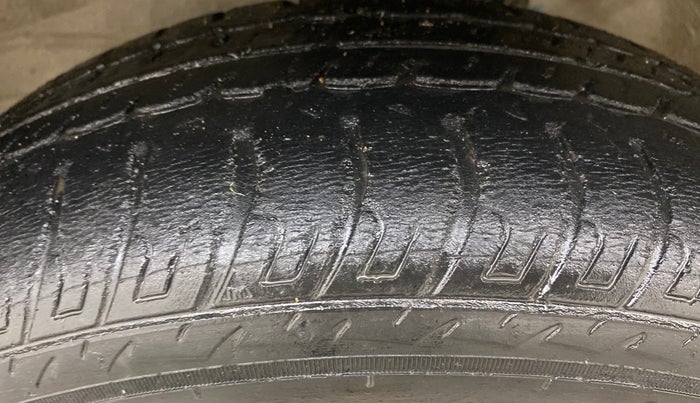 2018 Maruti Wagon R 1.0 VXI, Petrol, Manual, 33,086 km, Left Front Tyre Tread